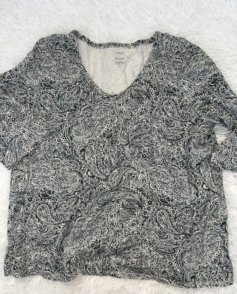 Pure Jill “Printed Soft V Neck Top” Sz. L Petite. Pretty, Exc. Quality, Soft